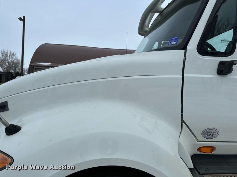 image for item DN0951 2015 International  ProStar 122 semi truck