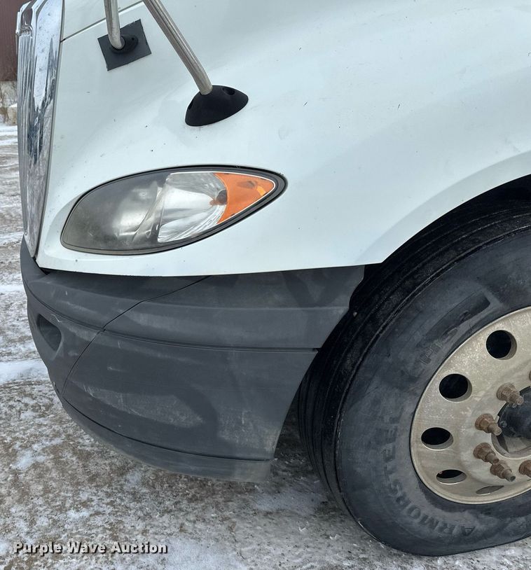 image for item DN0951 2015 International  ProStar 122 semi truck