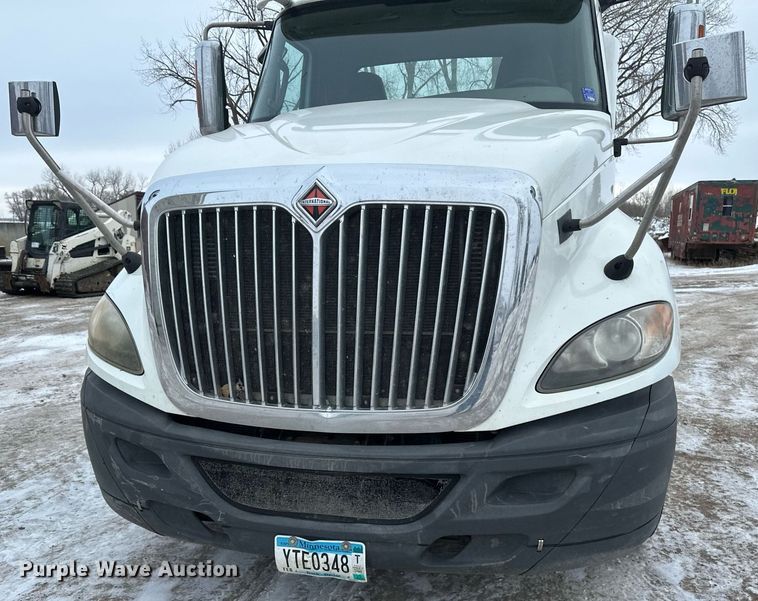 image for item DN0951 2015 International  ProStar 122 semi truck