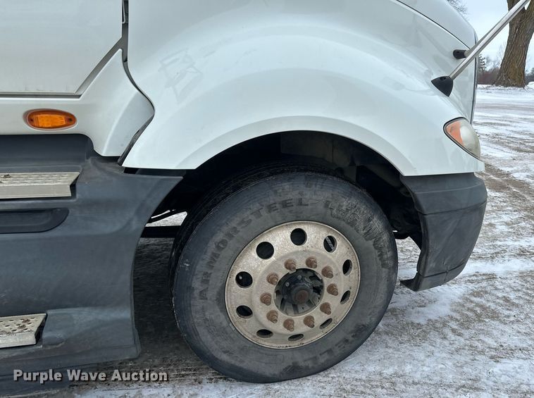 image for item DN0951 2015 International  ProStar 122 semi truck