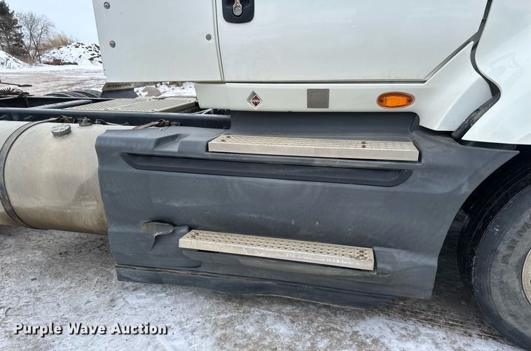 image for item DN0951 2015 International  ProStar 122 semi truck