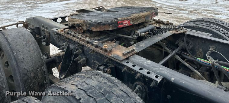 image for item DN0951 2015 International  ProStar 122 semi truck