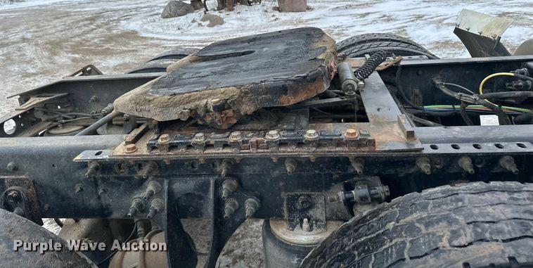 image for item DN0951 2015 International  ProStar 122 semi truck