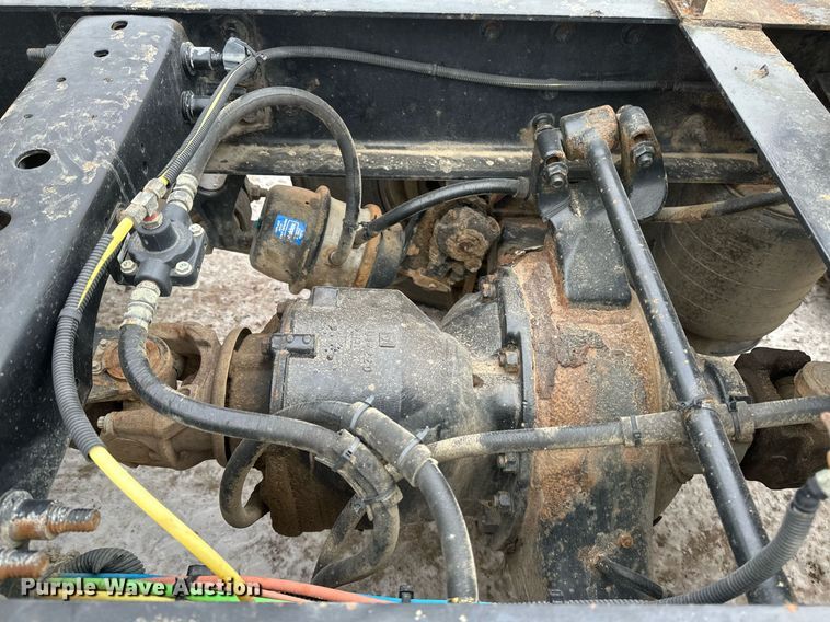 image for item DN0951 2015 International  ProStar 122 semi truck