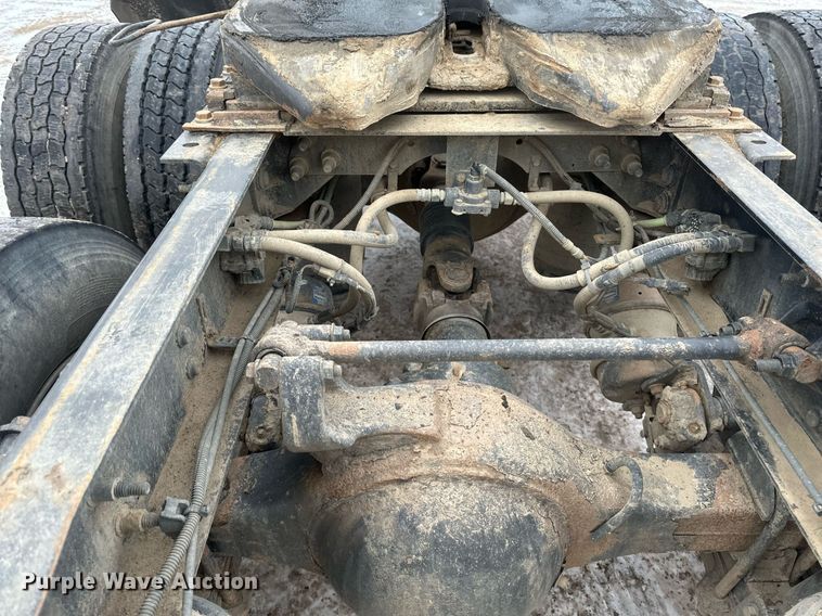 image for item DN0951 2015 International  ProStar 122 semi truck