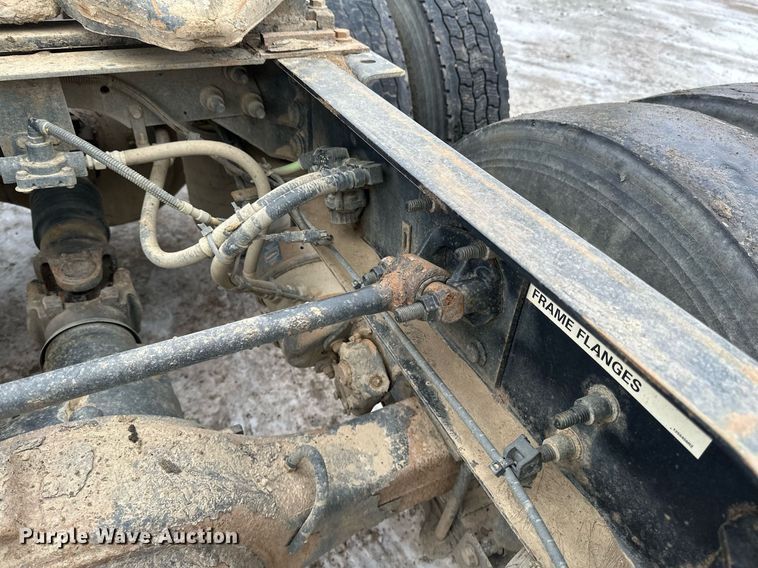 image for item DN0951 2015 International  ProStar 122 semi truck