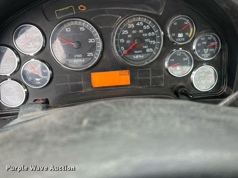 image for item DN0951 2015 International  ProStar 122 semi truck