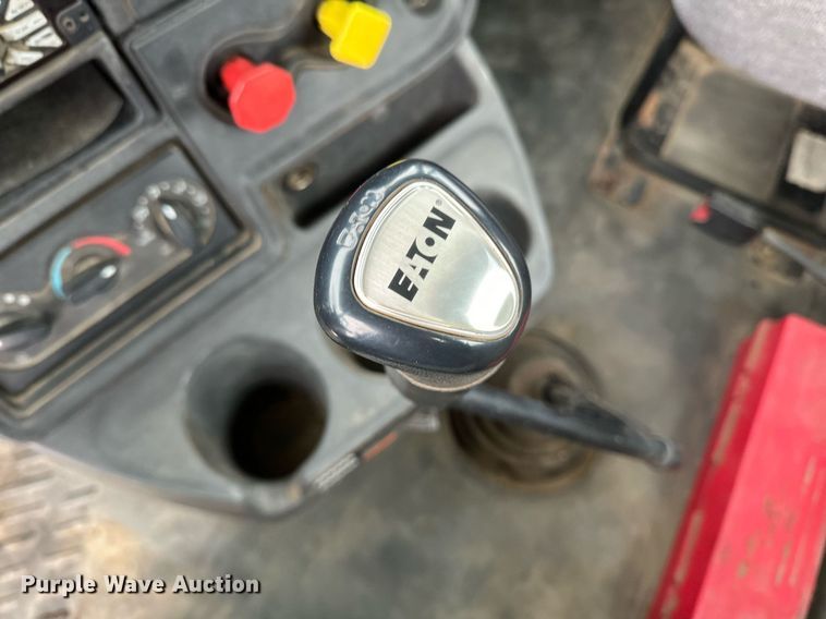 image for item DN0951 2015 International  ProStar 122 semi truck