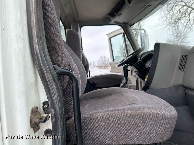 image for item DN0951 2015 International  ProStar 122 semi truck