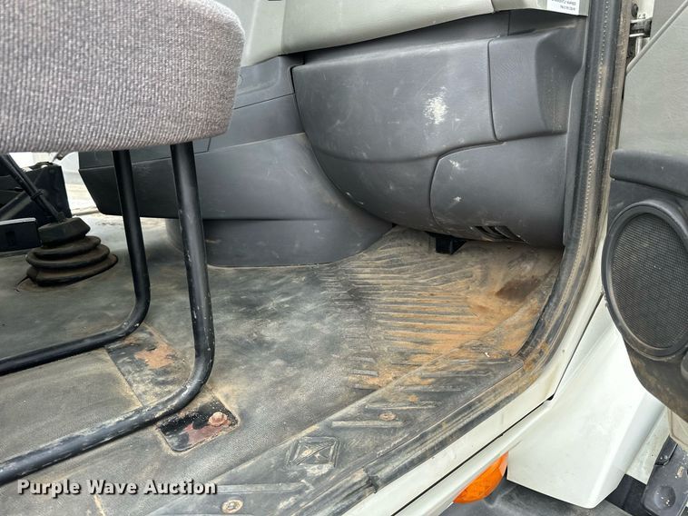 image for item DN0951 2015 International  ProStar 122 semi truck