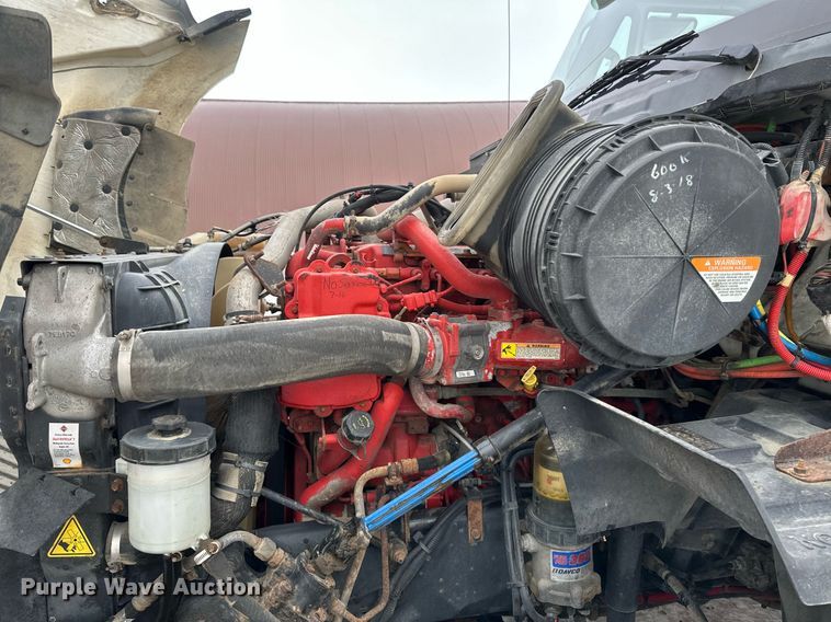 image for item DN0951 2015 International  ProStar 122 semi truck