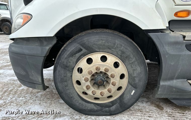 image for item DN0951 2015 International  ProStar 122 semi truck