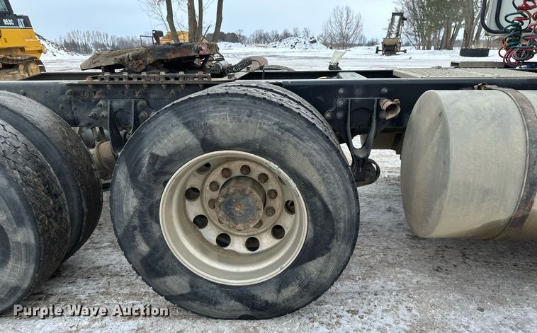 image for item DN0951 2015 International  ProStar 122 semi truck