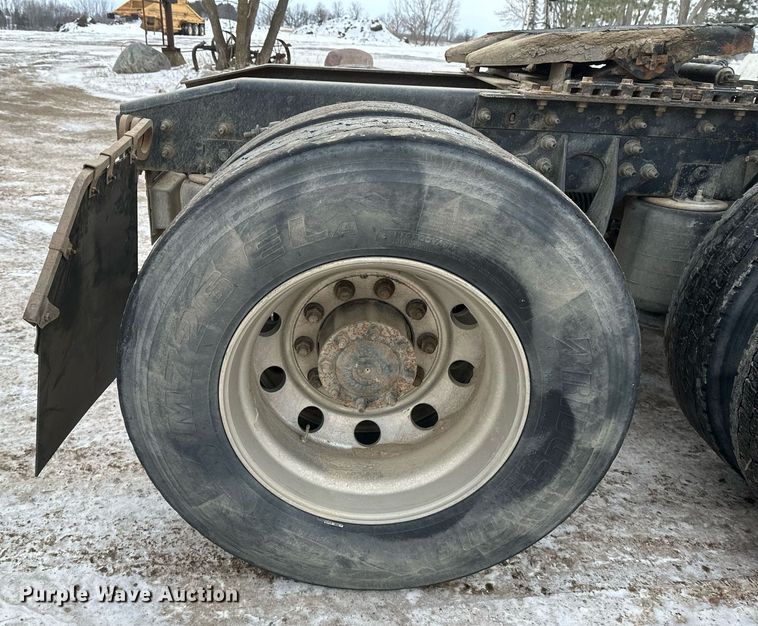 image for item DN0951 2015 International  ProStar 122 semi truck