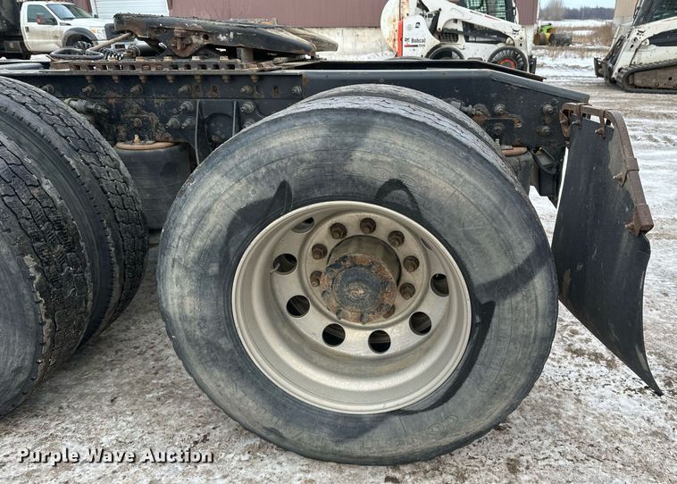 image for item DN0951 2015 International  ProStar 122 semi truck