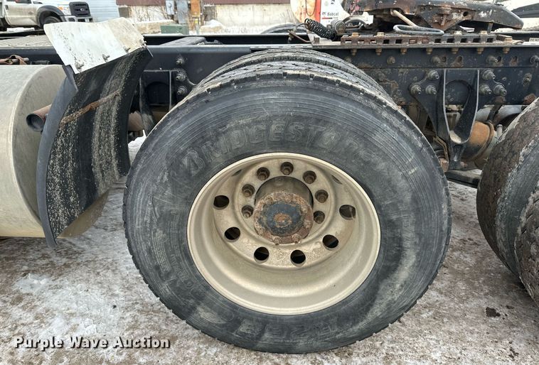 image for item DN0951 2015 International  ProStar 122 semi truck