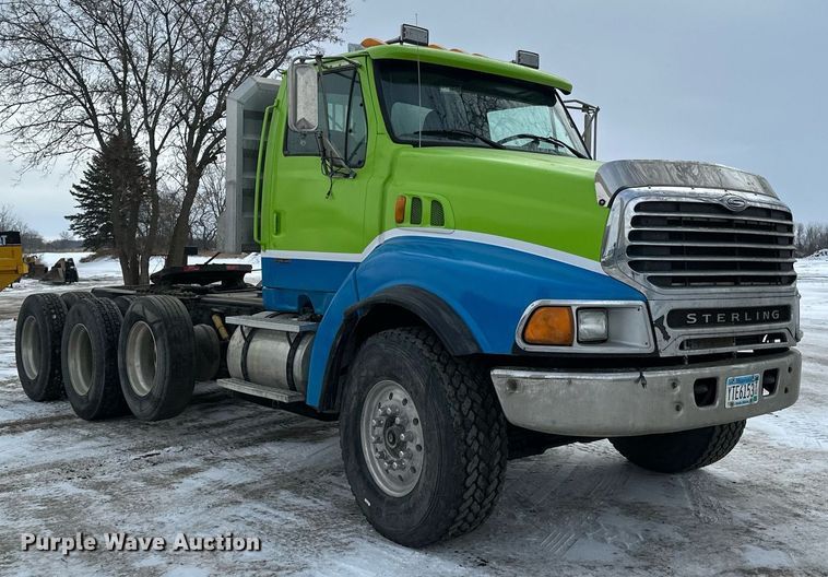 image for item DN0954 2000 Sterling  L9522 semi truck