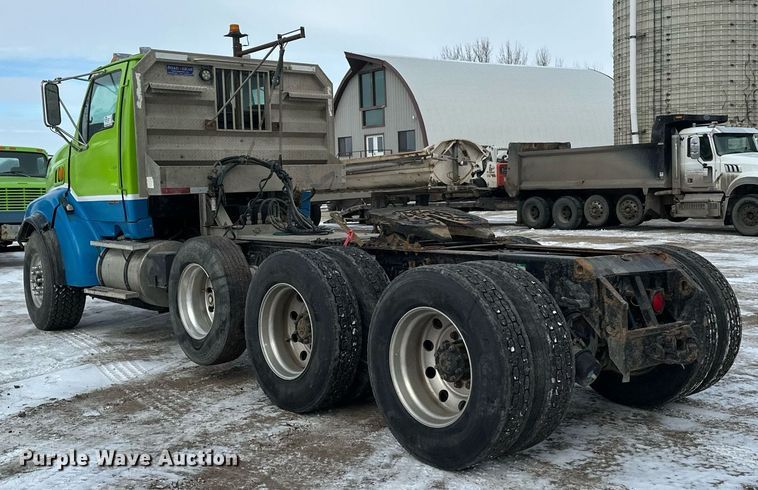 image for item DN0954 2000 Sterling  L9522 semi truck