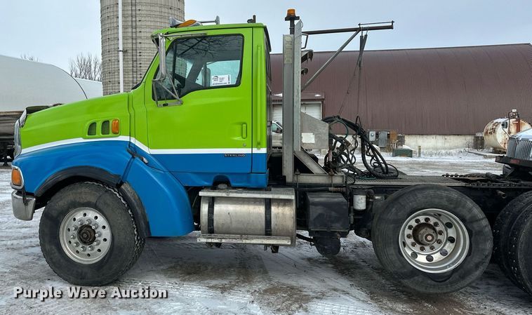image for item DN0954 2000 Sterling  L9522 semi truck