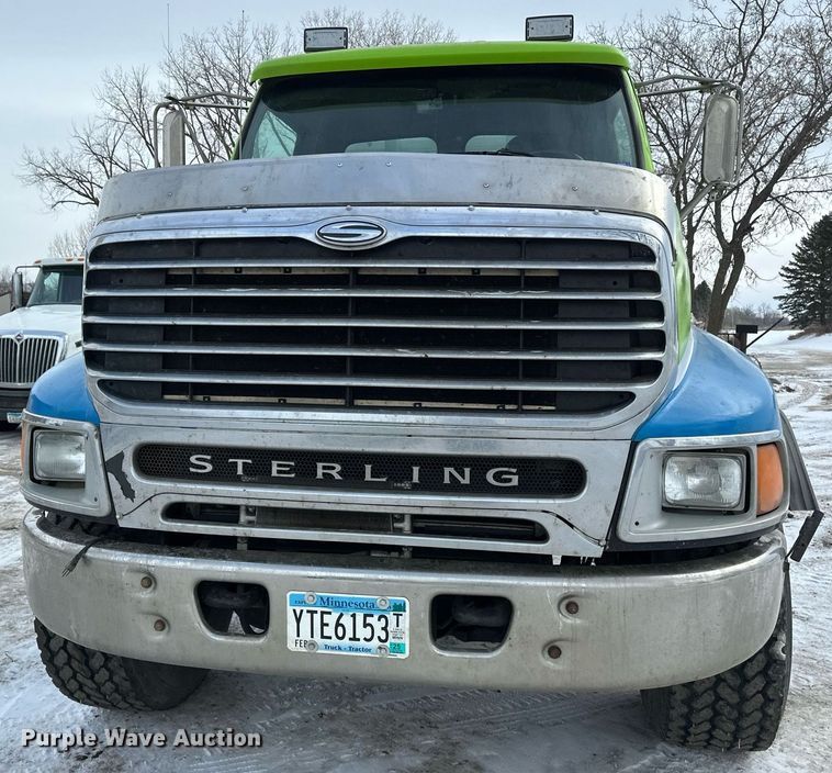 image for item DN0954 2000 Sterling  L9522 semi truck