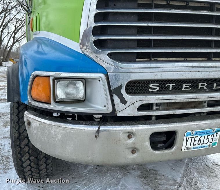 image for item DN0954 2000 Sterling  L9522 semi truck
