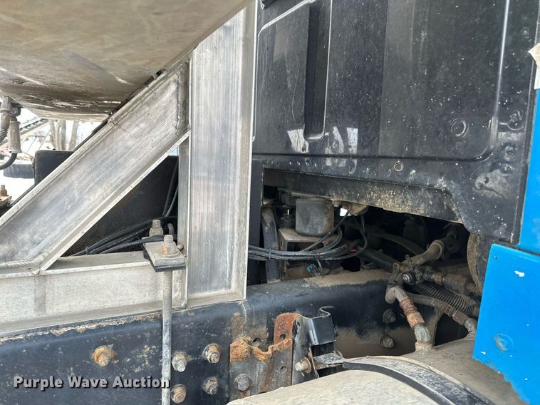 image for item DN0954 2000 Sterling  L9522 semi truck