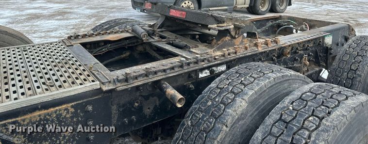 image for item DN0954 2000 Sterling  L9522 semi truck