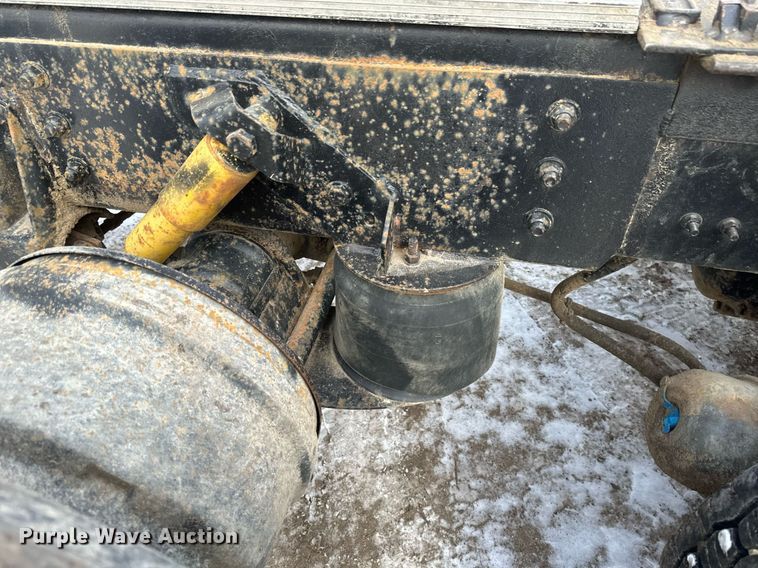 image for item DN0954 2000 Sterling  L9522 semi truck