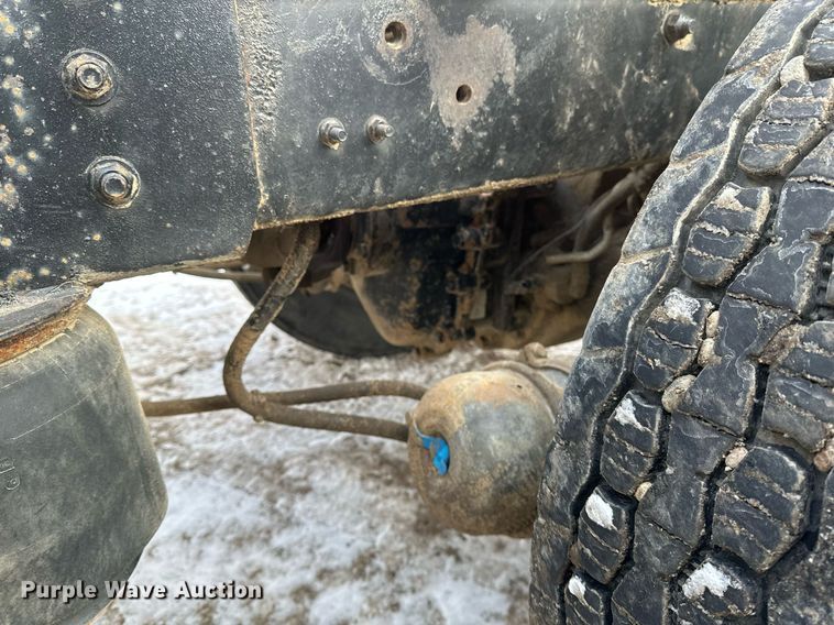 image for item DN0954 2000 Sterling  L9522 semi truck