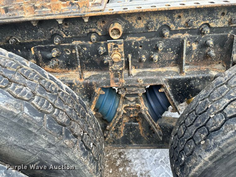 image for item DN0954 2000 Sterling  L9522 semi truck