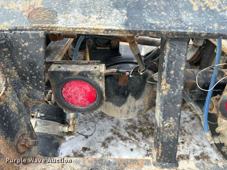 image for item DN0954 2000 Sterling  L9522 semi truck