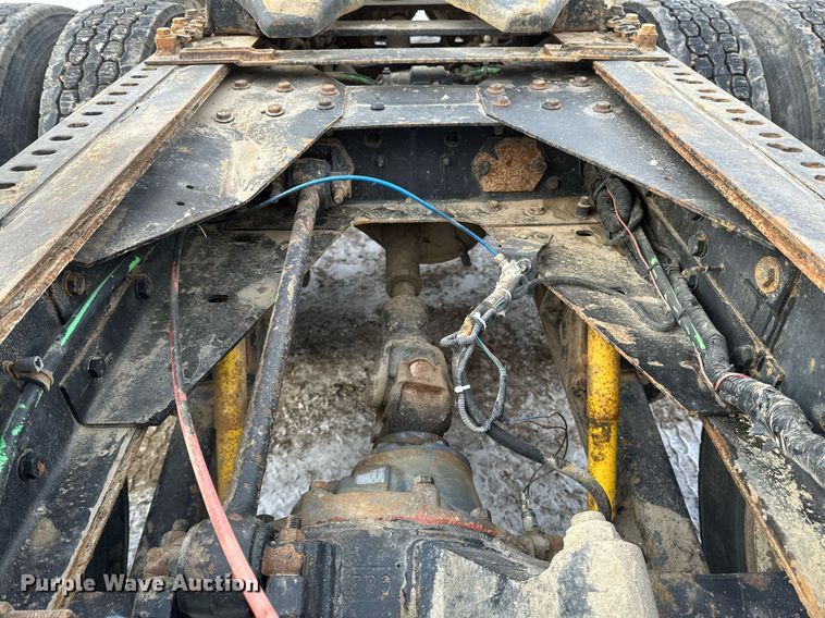 image for item DN0954 2000 Sterling  L9522 semi truck