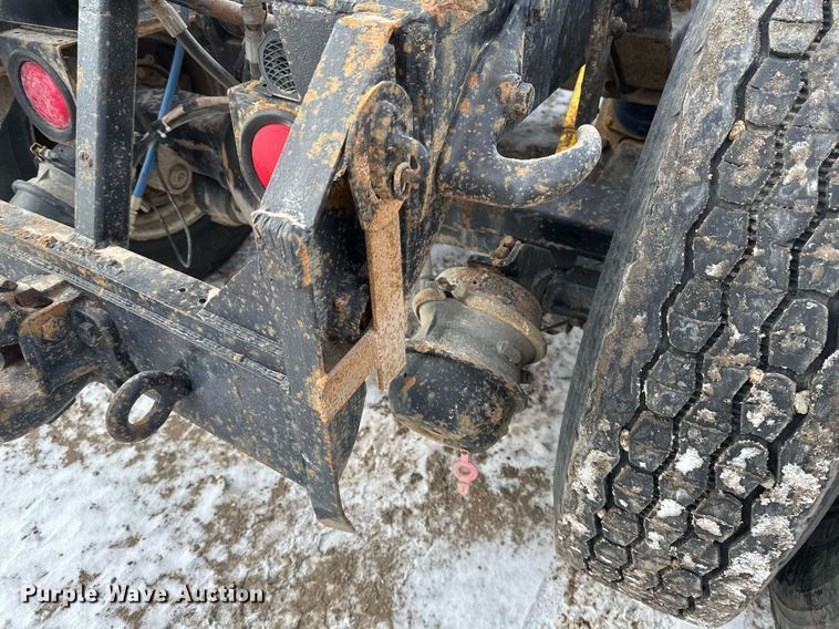 image for item DN0954 2000 Sterling  L9522 semi truck