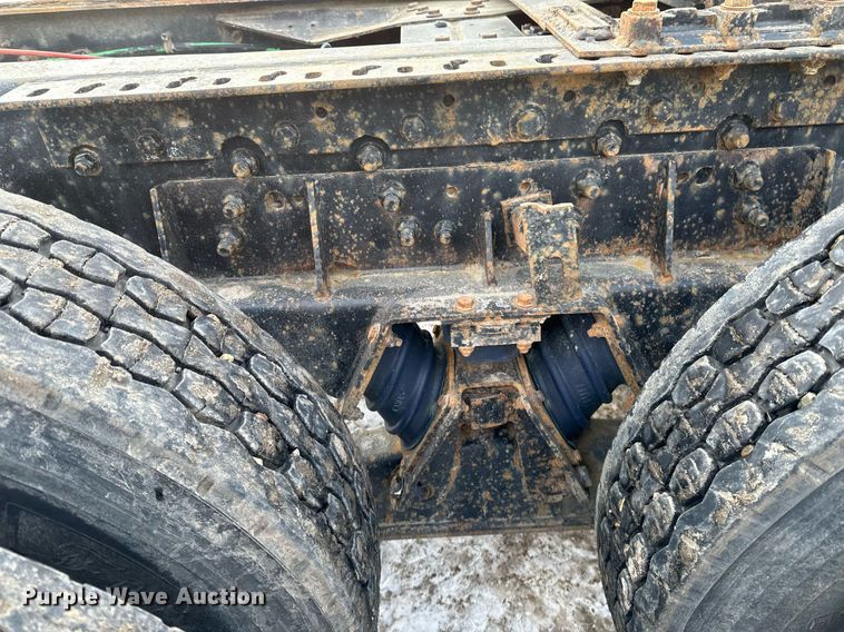 image for item DN0954 2000 Sterling  L9522 semi truck