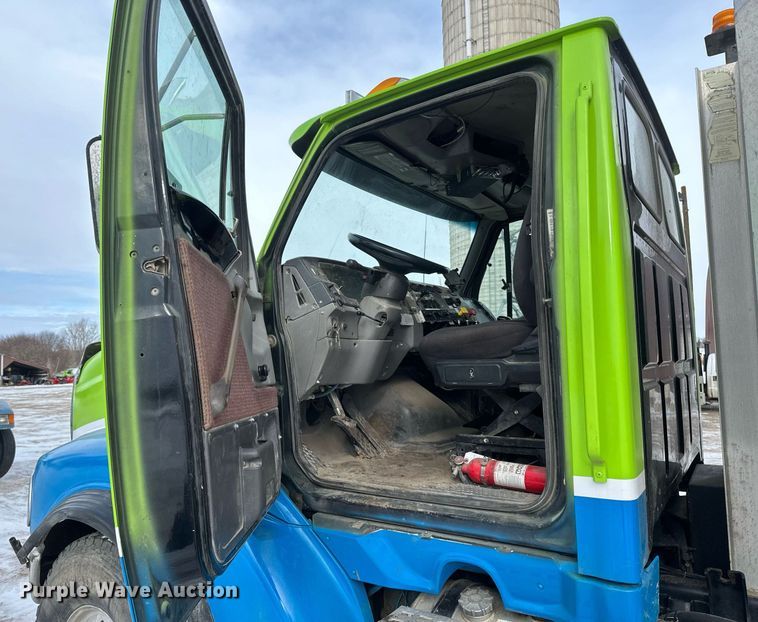 image for item DN0954 2000 Sterling  L9522 semi truck