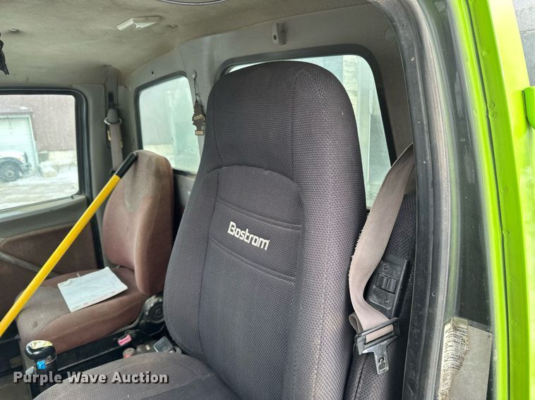 image for item DN0954 2000 Sterling  L9522 semi truck