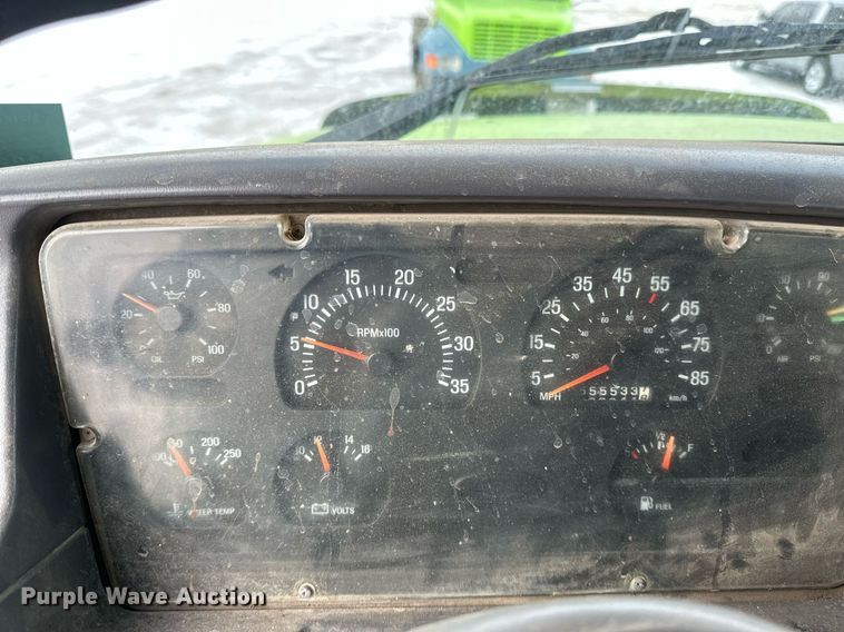 image for item DN0954 2000 Sterling  L9522 semi truck