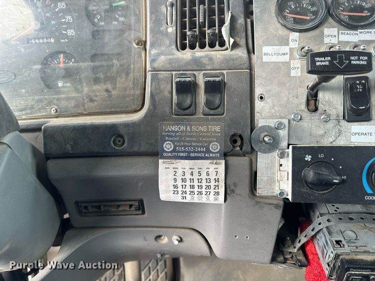 image for item DN0954 2000 Sterling  L9522 semi truck