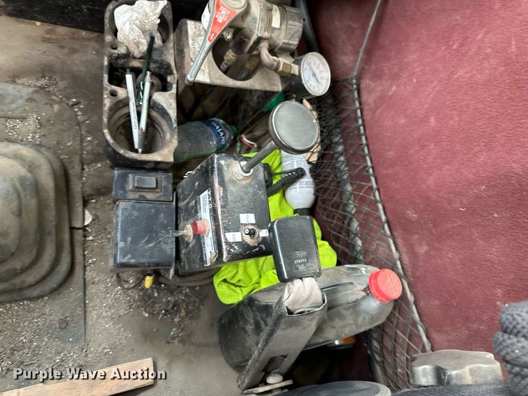 image for item DN0954 2000 Sterling  L9522 semi truck