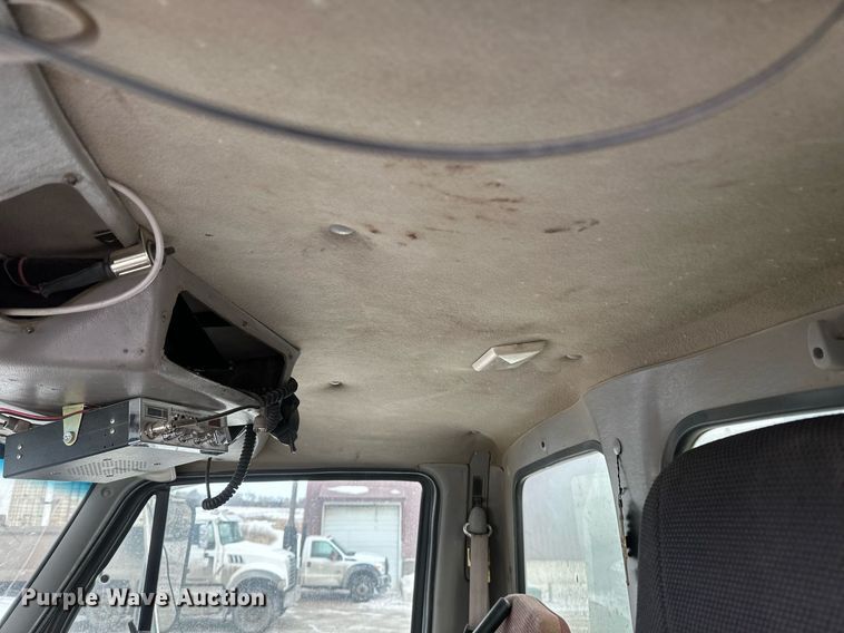 image for item DN0954 2000 Sterling  L9522 semi truck