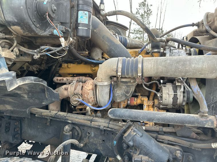 image for item DN0954 2000 Sterling  L9522 semi truck