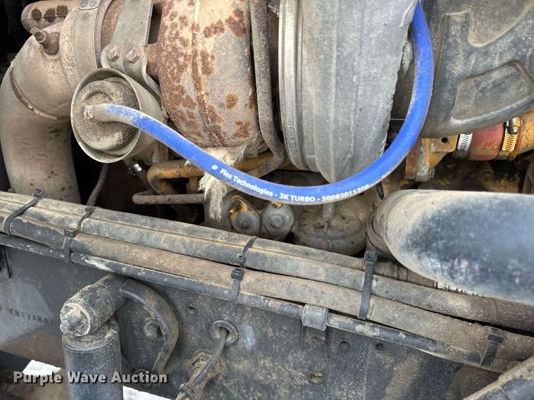 image for item DN0954 2000 Sterling  L9522 semi truck