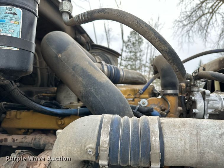 image for item DN0954 2000 Sterling  L9522 semi truck