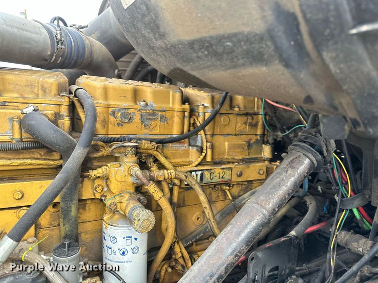 image for item DN0954 2000 Sterling  L9522 semi truck