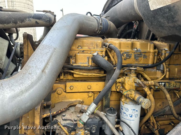 image for item DN0954 2000 Sterling  L9522 semi truck