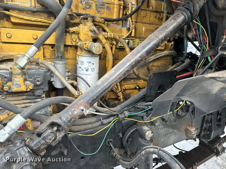 image for item DN0954 2000 Sterling  L9522 semi truck