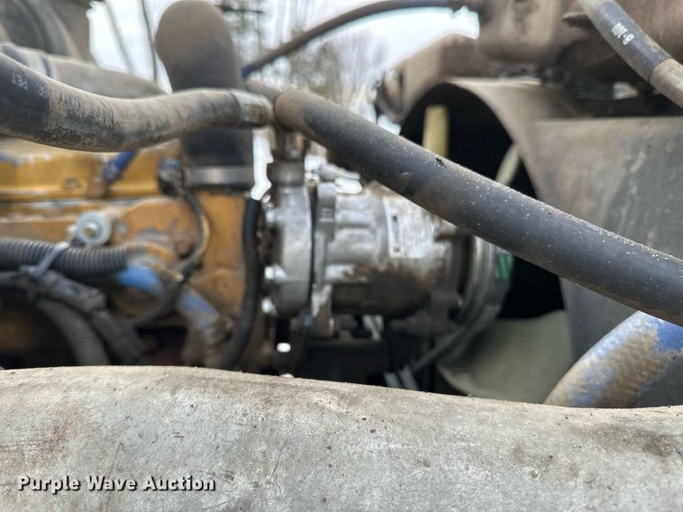 image for item DN0954 2000 Sterling  L9522 semi truck