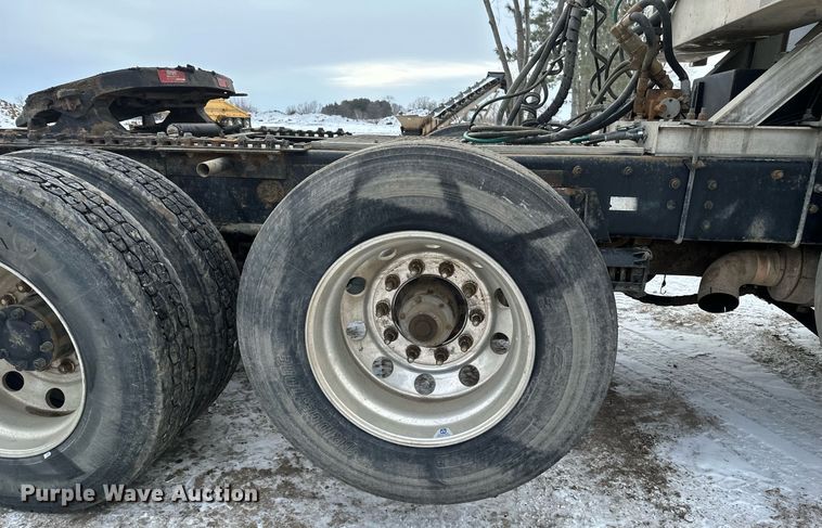 image for item DN0954 2000 Sterling  L9522 semi truck