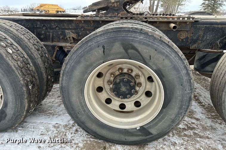 image for item DN0954 2000 Sterling  L9522 semi truck