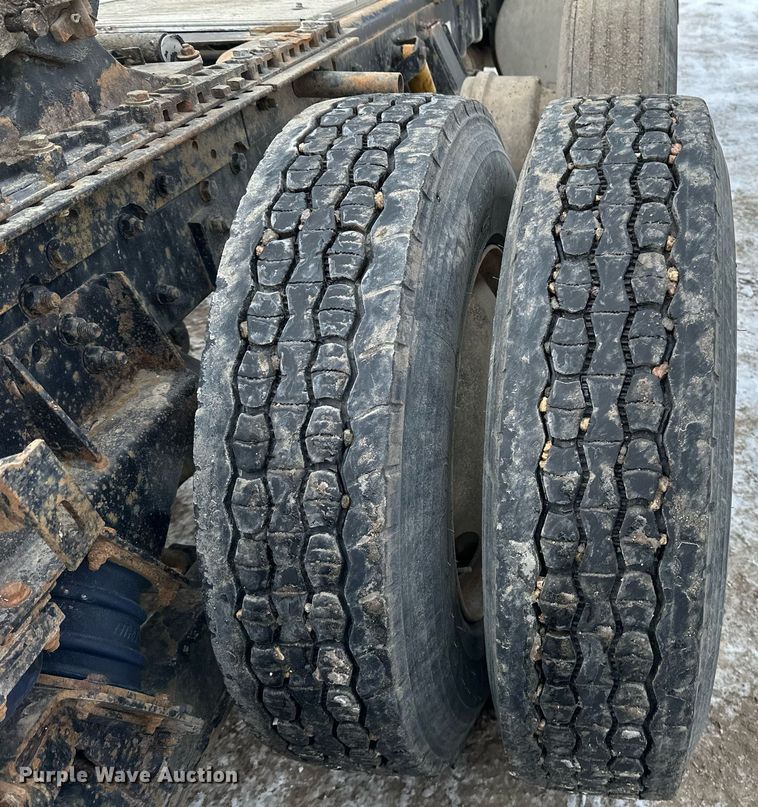 image for item DN0954 2000 Sterling  L9522 semi truck